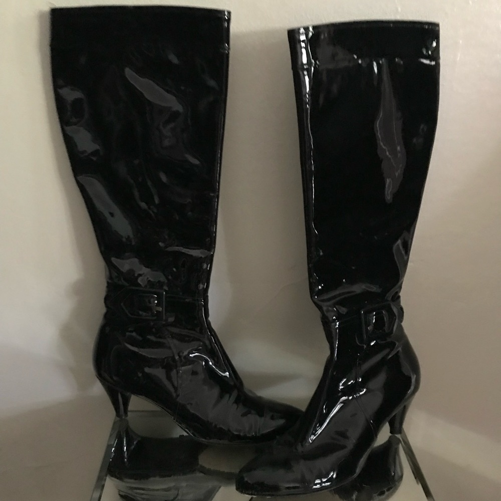 MARC JACOBS PATENT LEATHER BOOTS